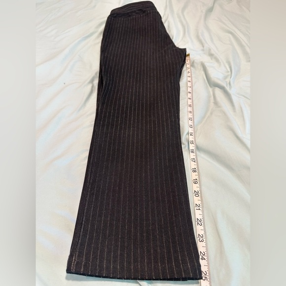 NWOT Lauren Ralph Lauren. Sz:6 PETITE. Black Pinstripe Jeans. Stretch. - Picture 4 of 11